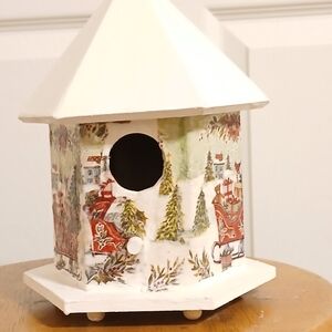 Festive White Holiday Birdhouse Decor